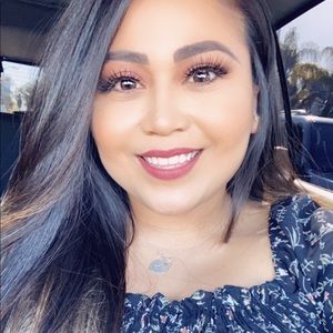 Meet your Posher, Anarely